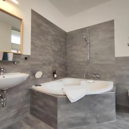 Bohnapartments Stauffenberg - Parkplatz - 2 Badezimmer - 3 Schlafzimmer - Wlan *