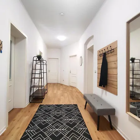 Bohnapartments Stauffenberg - Parkplatz - 2 Badezimmer - 3 Schlafzimmer - Wlan Apartman