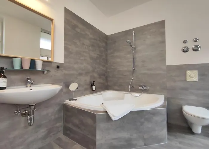 Bohnapartments Stauffenberg - Parkplatz - 2 Badezimmer - 3 Schlafzimmer - Wlan *